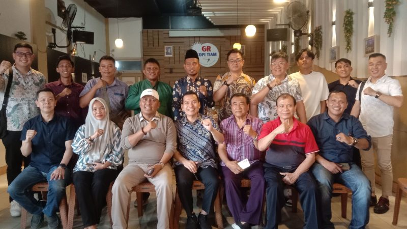 Daniel Johan anggota DPR Melakukan silahturahmi bersama tokoh masyarakat di kota pontianak