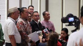 Presiden Republik Indonesia Prabowo Subianto menetapkan surat pemberian rehabilitasi untuk dua guru SMAN Luwu Utara Drs. Rasnal,M.Pd dan Drs. Abdul Muis Muharram imbas dari perkara dugaan kasus pungutan dana komite sekolah.