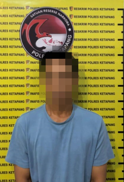 ‎Satuan Reserse Narkoba Polres Ketapang mengamankan seorang pria berinisial D (55) di Kelurahan Mulia Baru, Delta Pawan, atas dugaan peredaran narkoba