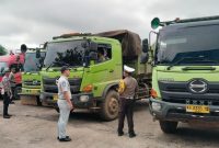 ‎Dalam rangka Operasi Zebra Kapuas 2025 Polres Melawi menggelar kegiatan penertiban dan pemeriksaan kendaraan truk dan kendaraan lainnya di Terminal Sidomulyo, Kecamatan Nanga Pinoh, Kabupaten Melawi, Selasa (25/11/2025)