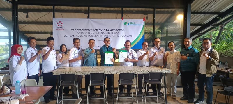 BPJS Ketenagakerjaan RI resmi menjalin kemitraan dengan Asosiasi Pedagang Kaki Lima Indonesia Perjuangan (APKLI-P).