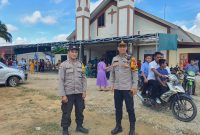Aparat kepolisian memastikan pelaksanaan ibadah Natal Tahun 2025 di sejumlah gereja di Kecamatan Ngabang, Kabupaten Landak, berlangsung aman dan kondusif.