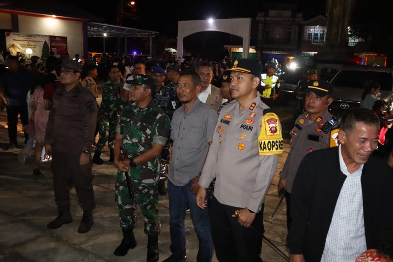 Kapolres Ketapang bersama Forkopimda Kab. Ketapang melaksanakan patroli bersama dalam Operasi Lilin Kapuas 2025, Rabu (24/12/2025)