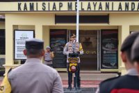 Kapolres Ketapang memimpin Apel Kesiapan Pengamanan Ibadah dan Perayaan Natal dalam rangka Operasi Lilin Kapuas 2025