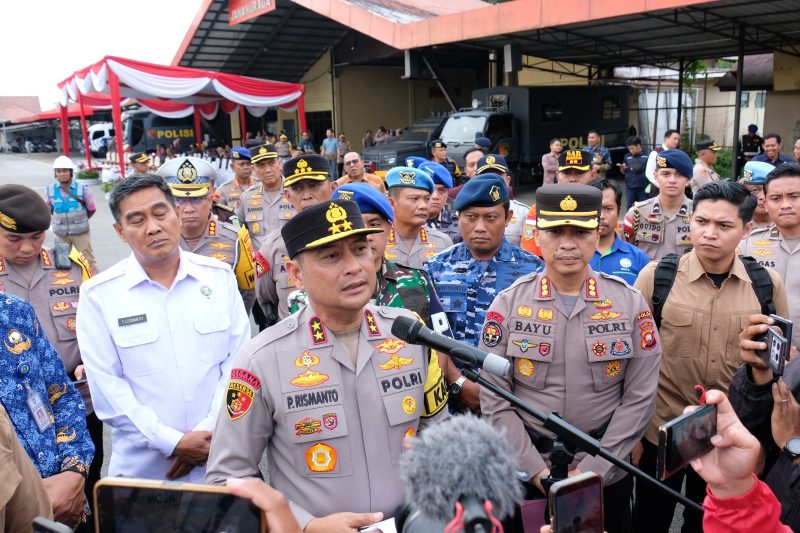 ‎Kabidhumas Polda Kalimantan Barat Kombes Pol. Dr. Bayu Suseno, S.H., S.I.K., M.M., M.H. Saat menyampaikan larangan pelaksanaan pesta kembang api dan petasan pada perayaan malam pergantian Tahun Baru 2026 di seluruh wilayah Kalimantan Barat.  