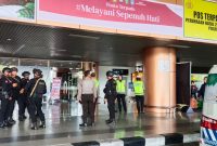 Satuan Tugas (Satgas) Operasi Lilin Kapuas 2025 Polda Kalimantan Barat memperketat patroli dan pengamanan arus balik mudik pasca malam pergantian Tahun Baru 2026