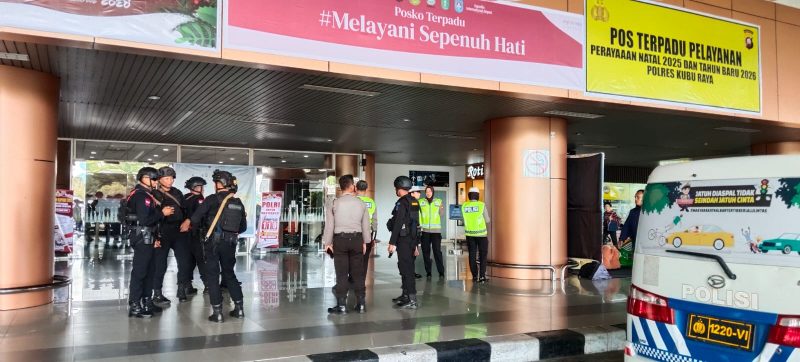 Satuan Tugas (Satgas) Operasi Lilin Kapuas 2025 Polda Kalimantan Barat memperketat patroli dan pengamanan arus balik mudik pasca malam pergantian Tahun Baru 2026