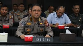 Kombes Pol Yani Permana, S.I.K., M.H., Kabid TIK Polda Kalbar mengikuti kegiatan Launching Program Quick Wins Akselerasi Transformasi Polri Untuk Masyarakat Triwulan I (TW I) Tahun 2026 secara daring.