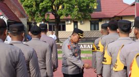Selain melakukan pengecekan administratif dan fisik, Kapolres Melawi juga menegaskan pentingnya disiplin sebagai cerminan profesionalisme anggota Polri, khususnya Bhabinkamtibmas yang bersentuhan langsung dengan masyarakat di desa binaan.