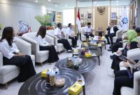Asosiasi Pedagang Kaki Lima Indonesia Perjuangan (APKLI-P) Bersama Menteri UMKM RI Maman Abdurrahman dalam pertemuan dikantor Kementerian UMKM Gedung Smesco Indonesia
