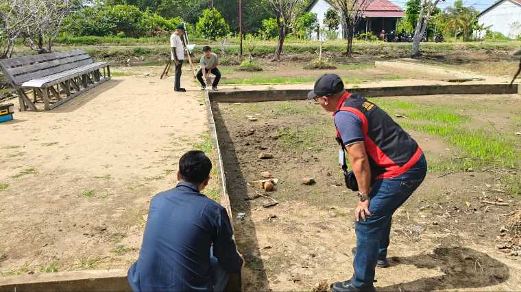 Tim Penyidik melakukan pengecekan lapangan secara langsung (on the spot) dan penelusuran lokasi atau napak tilas pada sejumlah titik yang memiliki keterkaitan langsung dengan objek perkara.