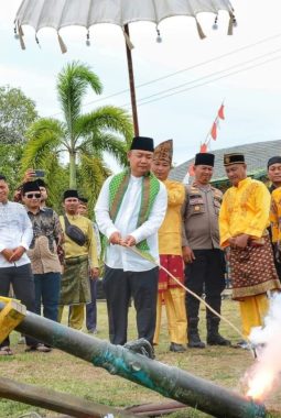 ‎Bupati Ketapang Hadiri Buka Puasa Bersama Ikkramat di Keraton Matan, Tradisi Meriam Pusaka Padam Pelite Warnai Ramadan 1447 Hijriah
