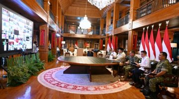 ‎Presiden Prabowo Subianto meresmikan 218 jembatan di berbagai wilayah di Indonesia yang digelar secara hybrid melalui konferensi video dari kediaman pribadinya di Hambalang, Bogor, Jawa Barat, pada Senin, 9 Maret 2026. Foto: BPMI Setpres/Muchlis Jr