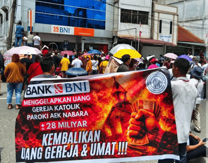 Pihak Gereja Katolik Aek Nabara Rantauprapat Sumatera Utara menuntut BNI untuk mengembalikan uang 28 miliar./ Gambar : tangkapan layar Instagram promotorgerejakatolik