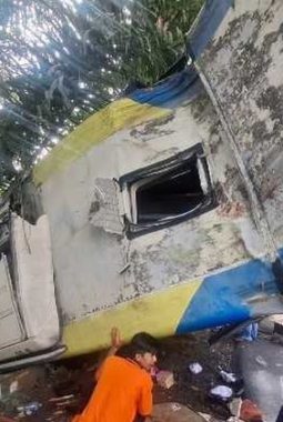 ‎Kecelakaan Tunggal Bus DAMRI Rute Sintang–Pontianak di Tanjakan Penyeladi Sanggau, 1 Penumpang Meninggal Dunia dan 20 Lainnya Luka-Luka