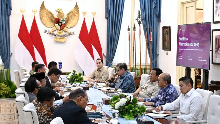 Presiden Prabowo Subianto menerima sejumlah tokoh ekonomi nasional di Istana Merdeka, Jakarta, pada Jumat, 22 Mei 2026. Foto: BPMI Setpres/Muchlis Jr