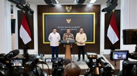 Menteri Sekretaris Negara (Mensesneg) Prasetyo Hadi, dalam keterangan pers yang didampingi oleh Kepala Badan Komunikasi Pemerintah Muhammad Qodari dan Sekretaris Kabinet Teddy Indra Wijaya, di Ruang Sidang Kabinet, Kompleks Istana Kepresidenan Jakarta, Selasa (02/06/2026).